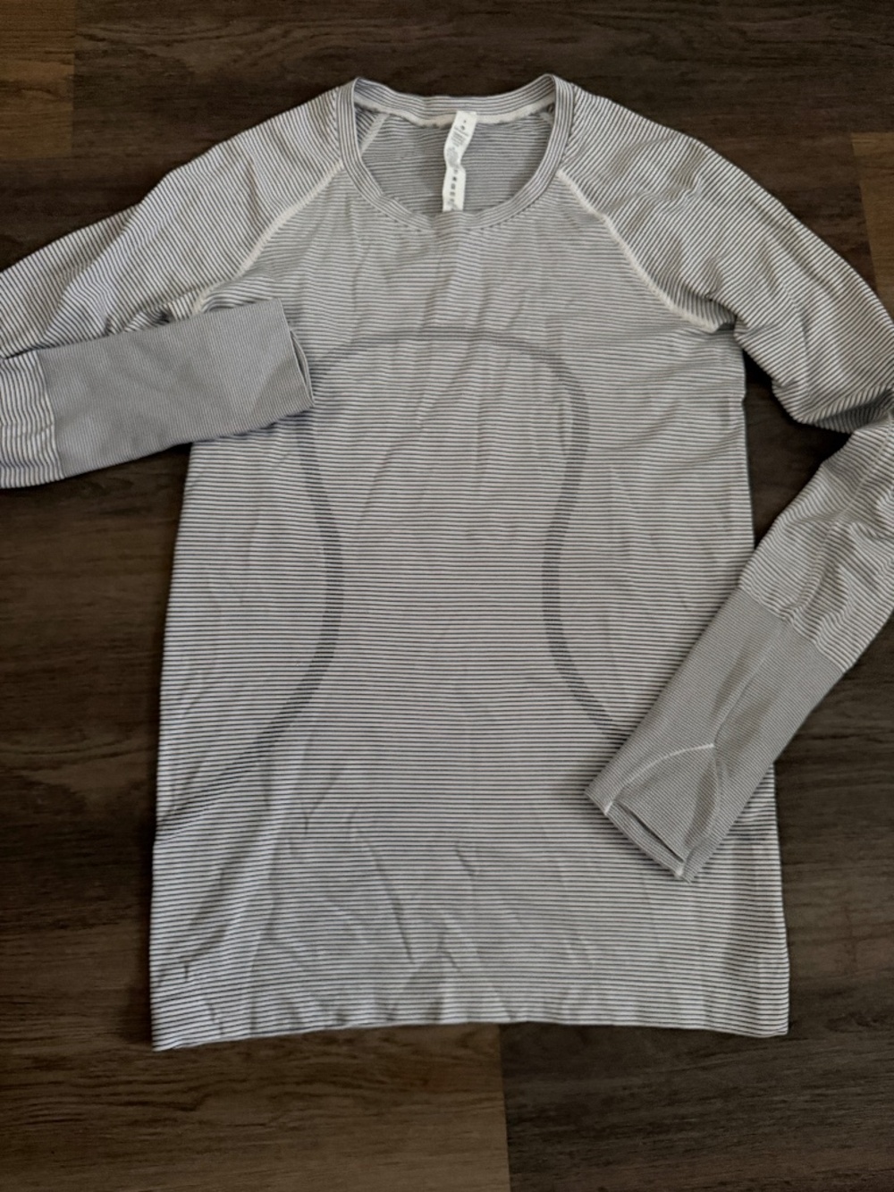 Lululemon Swiftly Tech Long Sleeve 2.0 Tempo Stripe White Black Size 6 Thumbhole